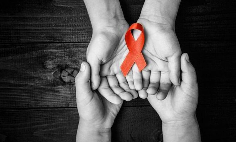 Ilustrasi tentang edukasi HIV AIDS dan pentingnya pengetahuan bagi masyarakat